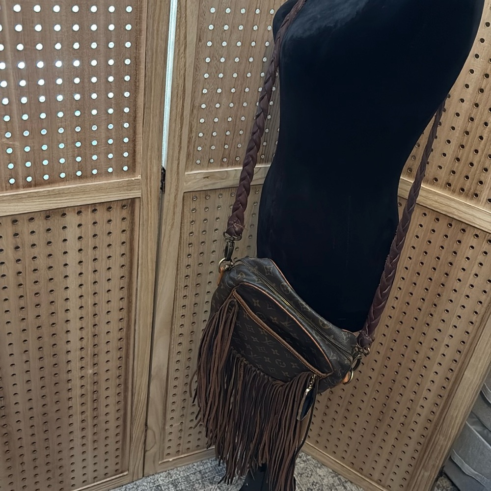 Louis Vuitton Brown Crossbody Bag with Fringe - Picture 6 of 15